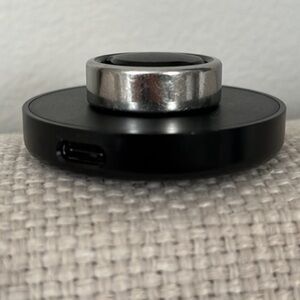 Oura Wellness Ring in Metallic Silver and Black